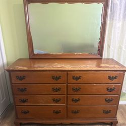 Vintage Solid Wood 8 Drawer Dresser With Mirror 