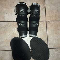 Fox Dirt Bike Shin Guards and 4 side pads One Adult Size