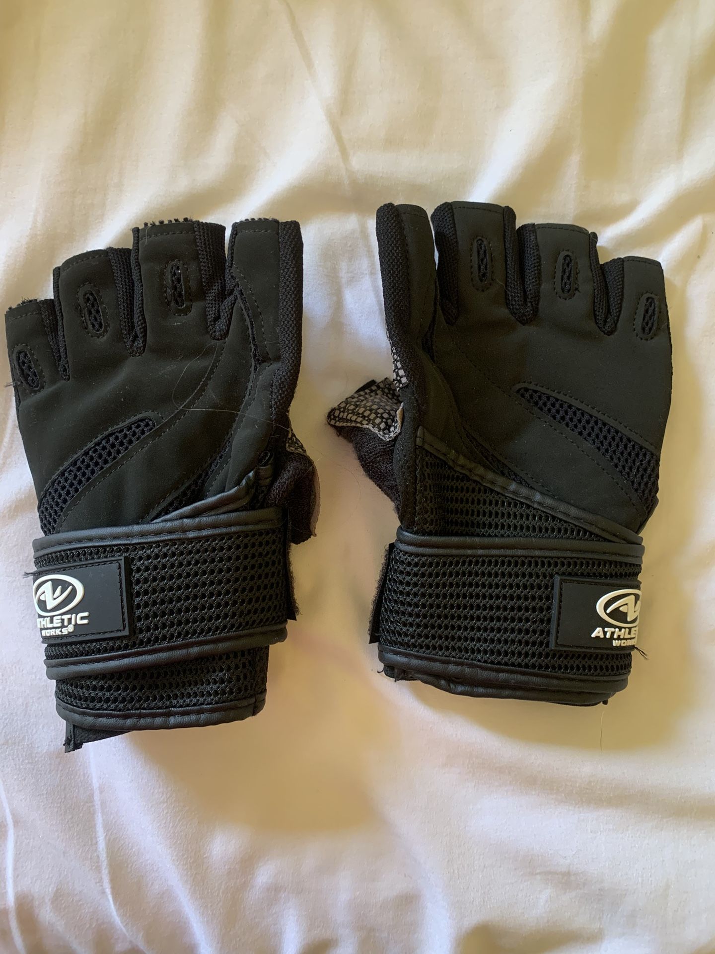 Athletic Brand Work Out Gloves