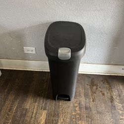 Hefty 12.3gal Slim Step Trash Can with Locking Lid Black