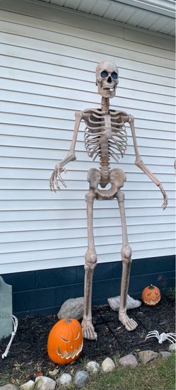 9 Ft Skeleton