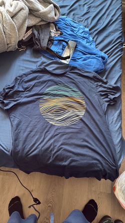 Navy Graphic T-Shirt with Wave Circle Print