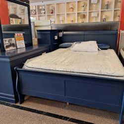 Charlie Blue Queen Bed Dresser And Mirror 