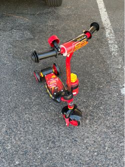 Disney Pixar Cars Preschool Scooter with Lights, Bell, Water Bottle, Red