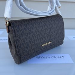 Michael Kors Jet Set Medium Logo Convertible Crossbody Clutch Bag