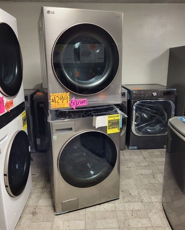 LG ThinQ WashTower Single Unit Front Load Washer 4.5 Cubic Feet Dryer 7.4 Cubic Feet for Sale in