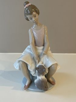 Lladro Little Girl With Cat Figurine