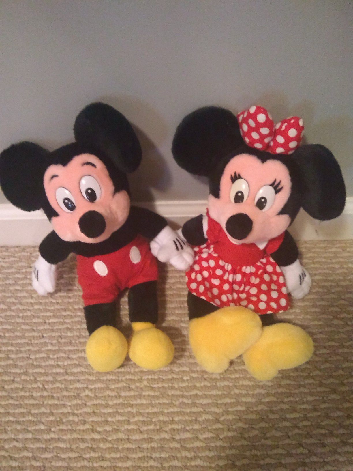 Mickey and Minnie mouse by Disney