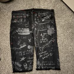 Brand New True Religion Graffiti Print Denim Shorts – Size 34 (Limited Edition)