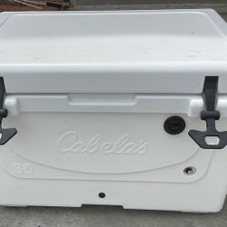 Cabela's Polar Cap Equalizer 60-Quart Cooler