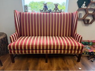 Back winged love seat