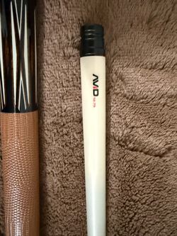 Cuetec Avid Proof Black Cue - Leather-Tec Wrap