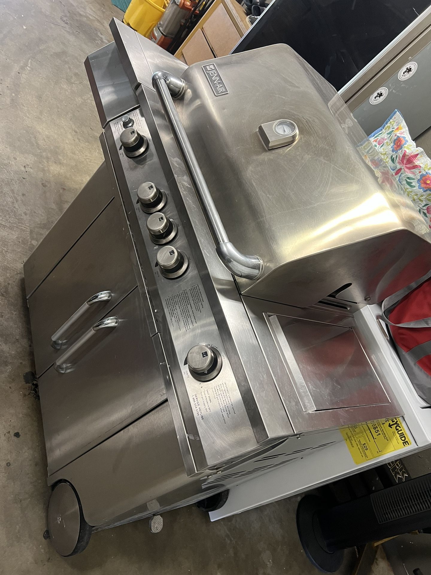 large grill in good condition