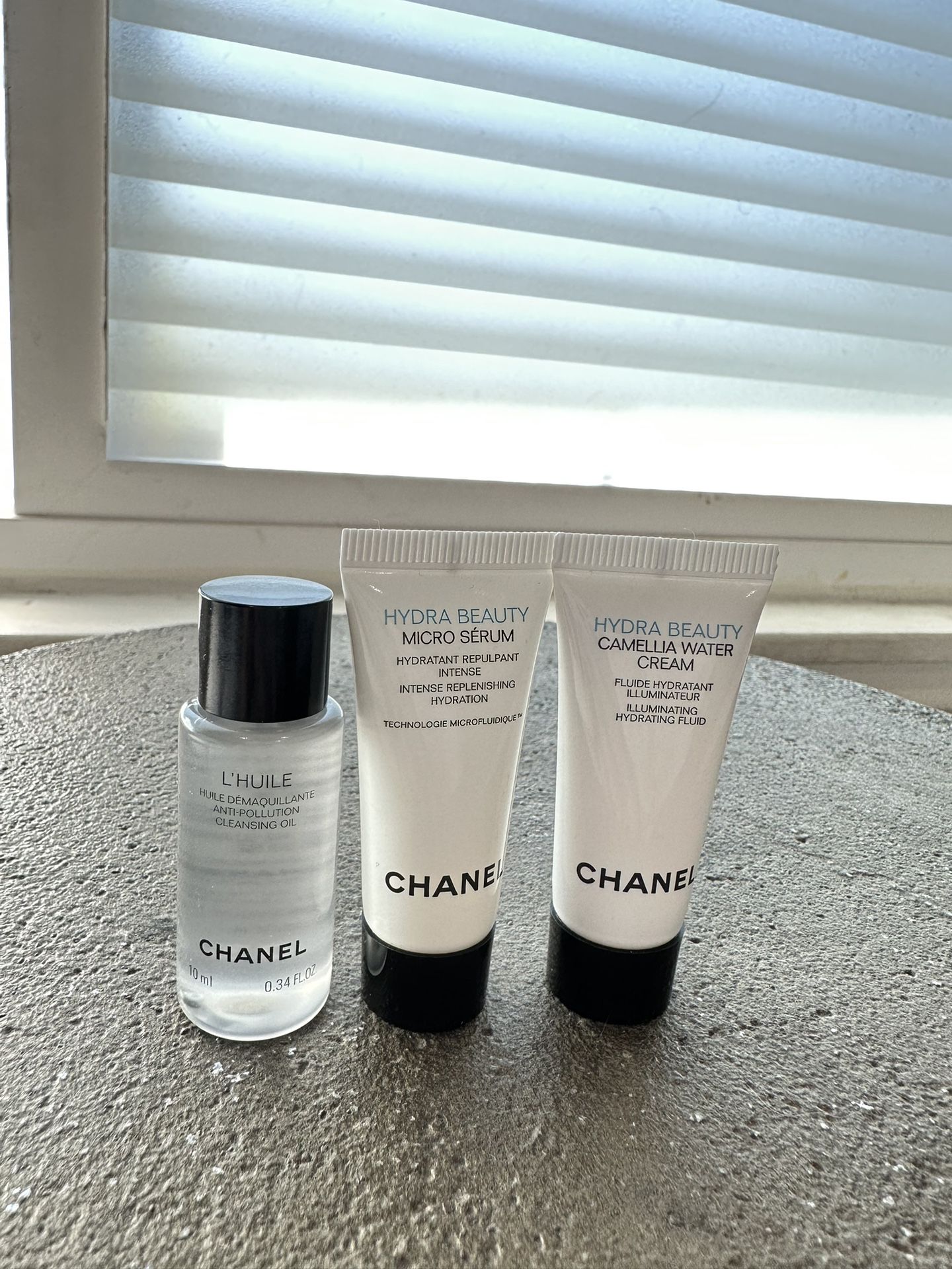 Chanel Les Beiges Teint Belle Mine Naturelle Healthy Glow Hydration An –  Fresh Beauty Co. USA