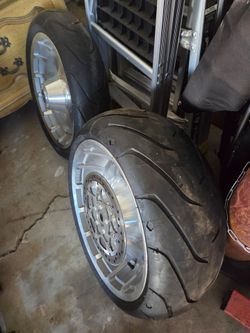 HARLEY DAVIDSON  OEM wheels and tires