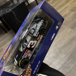 🏁 Dale Earnhardt #3 Winners Circle NASCAR 1:18 Diecast (Goodwrench Service) – In Box