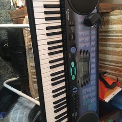 Very nice electronic organ works great only $70 firm