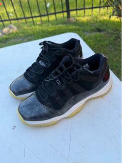 Jordan 11s size 5.5y