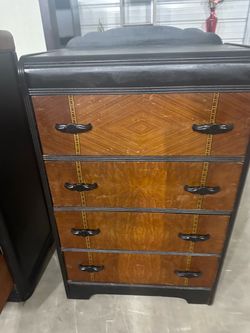 SUPER BEAUTIFUL AOLID WOOD DRESSER