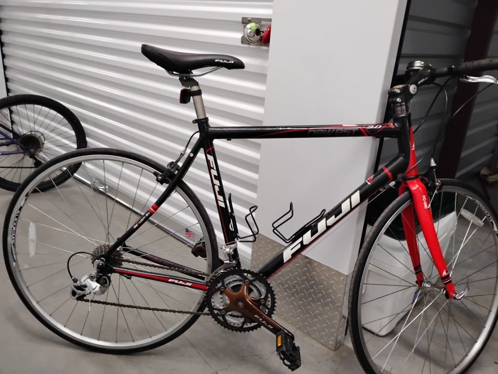 Fuji Racing Bike Great Condition Almost New