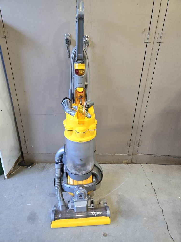Dyson Cyclone Upright Vacuum