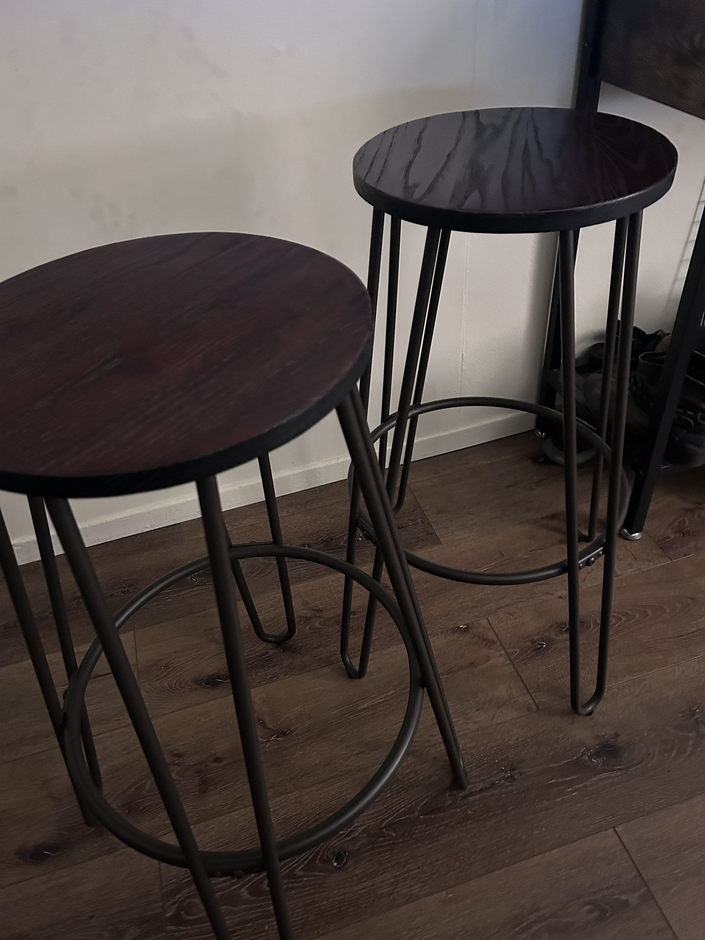 Set Of 2 Barstools