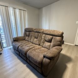 Recliner Couch ( Great Condition)