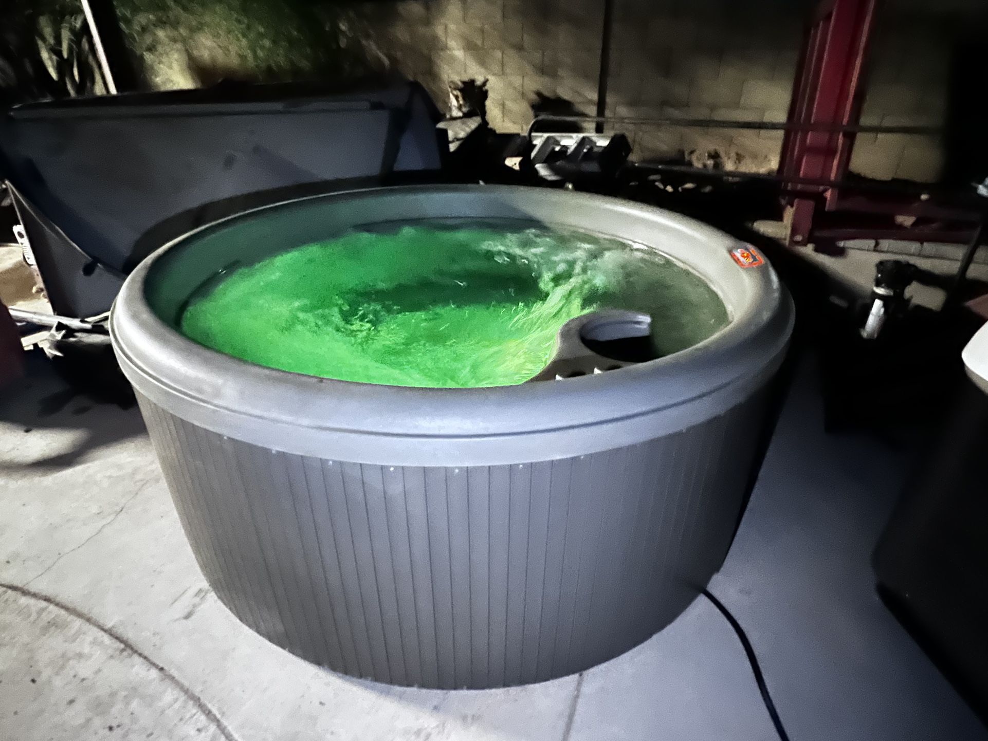 110v Aquaterra Hot Tub