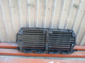 2018-2020 Ford F-150 Upper Shutter Grille Used Oem