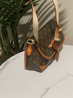 LV Purse