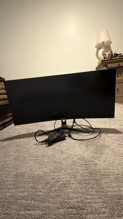 CRUA Curved Monitor