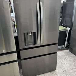 LG 29 cu. ft. SMART Standard Depth MAX French Door Refrigerator 