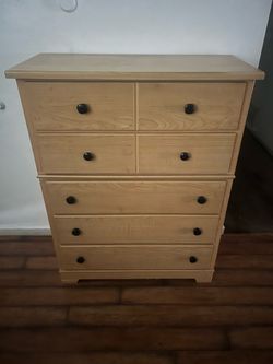 Beige 5 drawers wood dresser