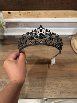 Black Tiara