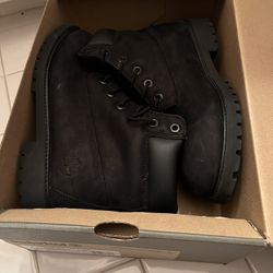 Timberland size 7Y