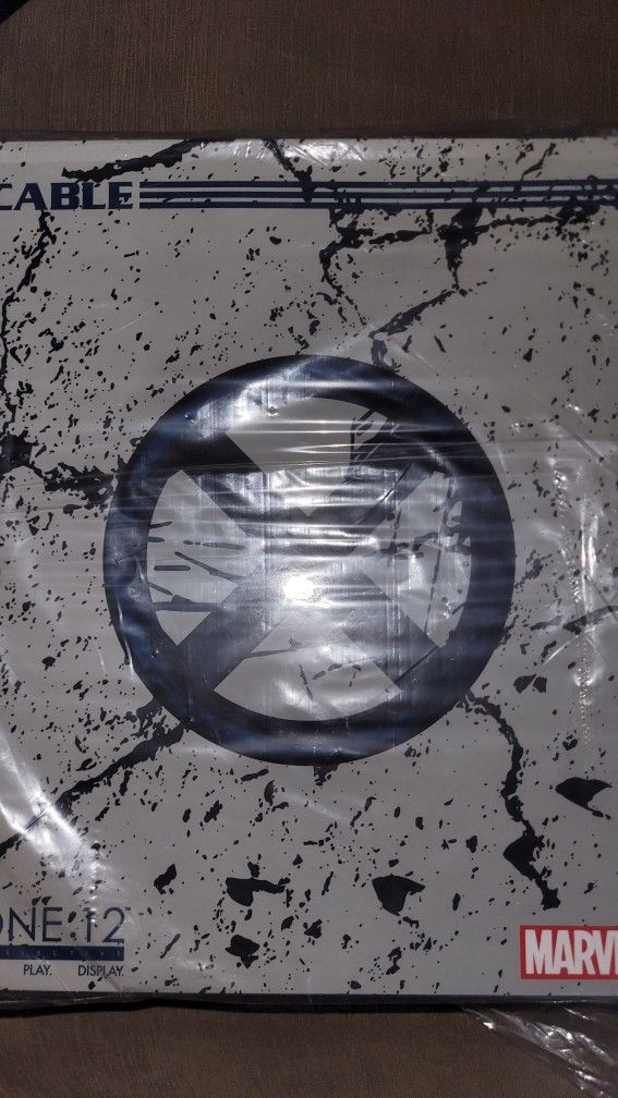 Mezco One 12 Collective Xmen Cable