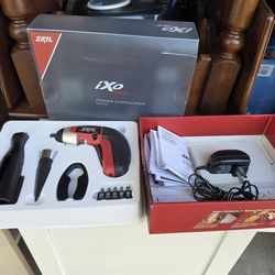 SKIL iXO Vivo 4V Max Lithium-Ion Power Corkscrew & Screwdriver Set