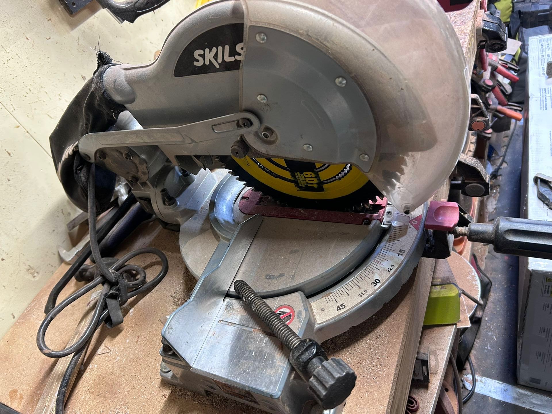 Compact Miter Saw
