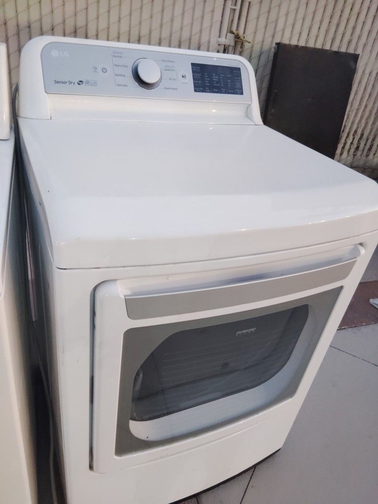 L.G. GAS DRYER WORKS GREAT