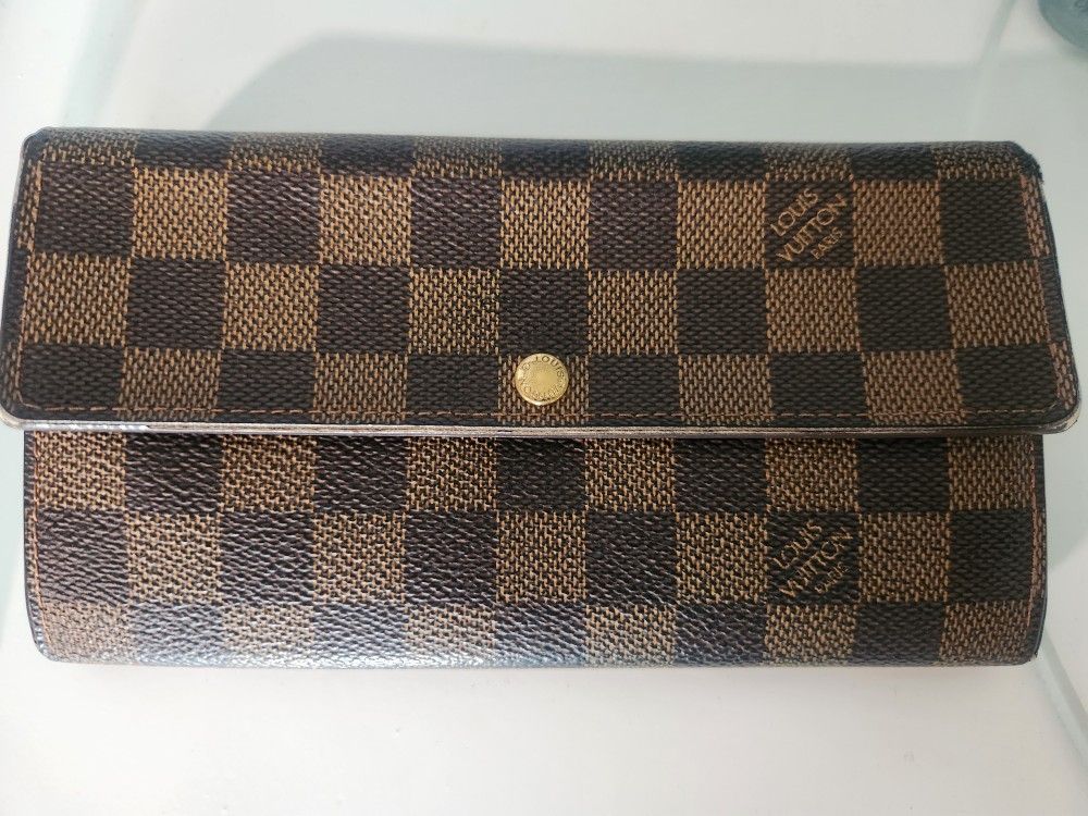 Louis Vuitton Sarah Wallet