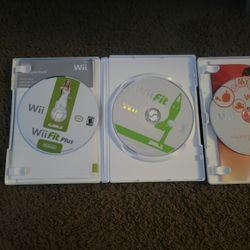 Wii Fit ! *board And Multiple Gameplay Discs Included