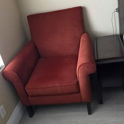 Beautiful red signal accent chair that can be placed anywhere and look stunning. It is a moving sale so I have to sell it for only $89 that's over $40