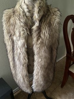 Gianni Bini MediumFaux Fox Fur Sleevless Vest