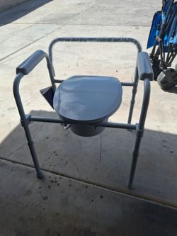 New! Commode