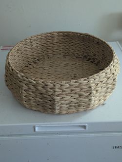Round Woven Seagrass Basket Tray