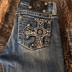 MISS ME BOOT CUT SIZE 27 With Bling On Pockets 