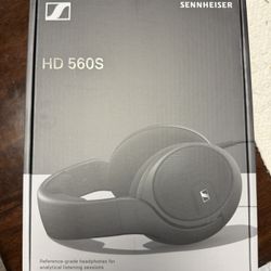 Sennheiser HD560s 