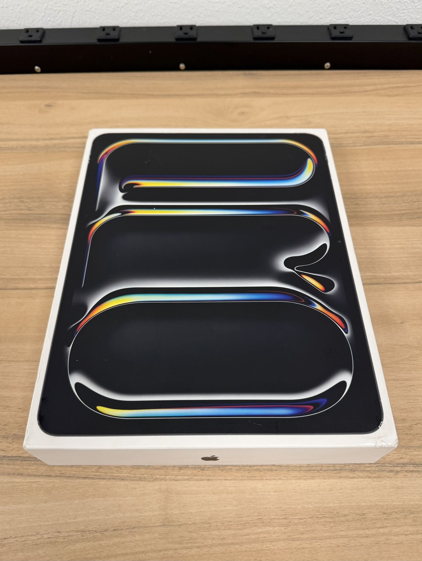 iPad Pro 13" M4 7th Gen 256GB Unlock***WiFi And Cellular 