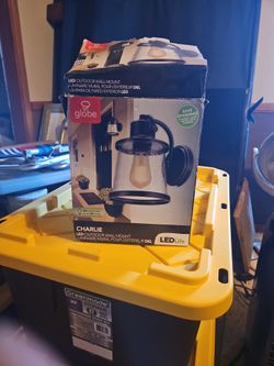 Globe Patio Light Brand New Box Opened Once Didnt Use 15 