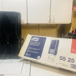 Large Paper Towel Dispenser 